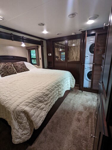 River Haven: Scenic Riverfront RV on Historic Suwannee River