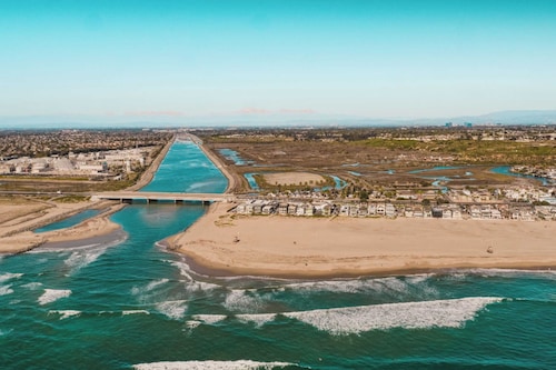 O'neill I by Avantstay Coastal Paradise Steps From Beach Modern Decor