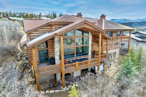 High Meadow by Avantstay Alpine Views w/ Indoor Pool, Hot Tub & Open Floor Plan