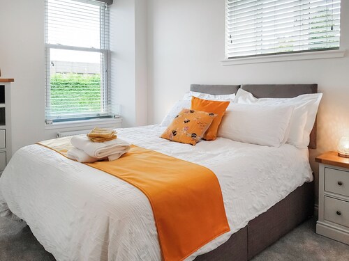 2 bedroom accommodation in Falkland