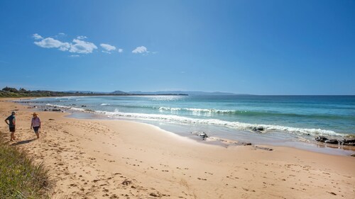 Eclipse - Absolute Beachfront with Stunning Views