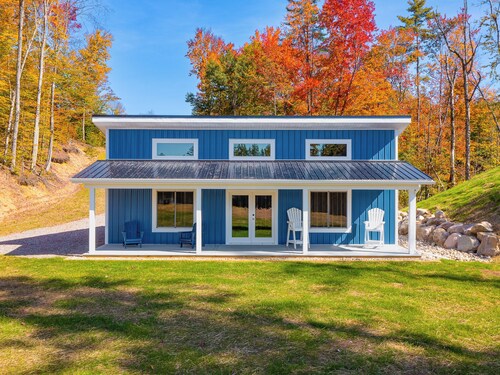 Exclusive Private  Lake with cottages, camping, weddings, and corporate events