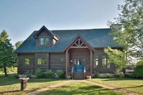 Incredible Custom Log Home w/ Lake Views for Days