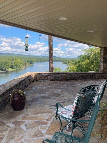 "Honey's Condo" Stunning Lake Catherine Views with 2 Masters