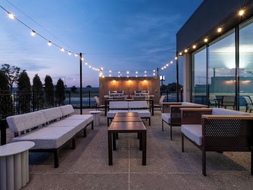 Holiday Inn Chicago O'Hare – Rosemont by IHG