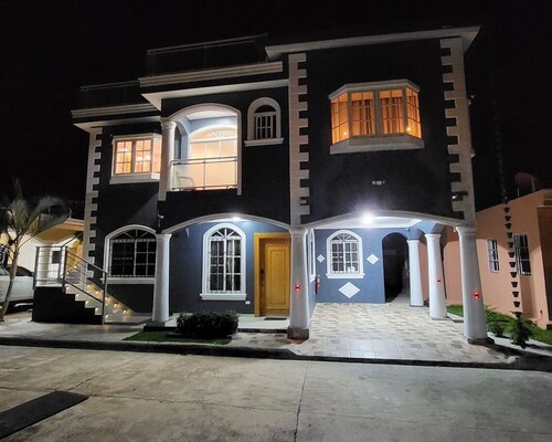 Modern 1 BedRoom House