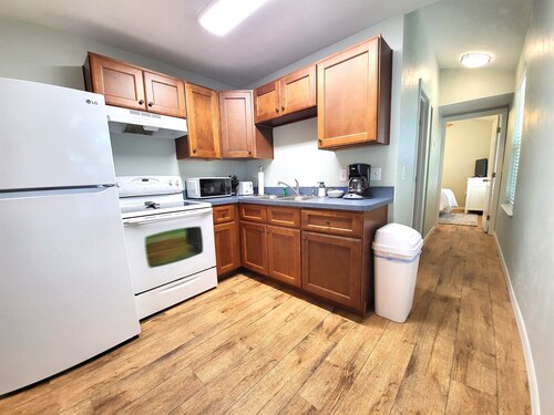 Sandpiper Wing * 1st Flr * Downtown * Clean