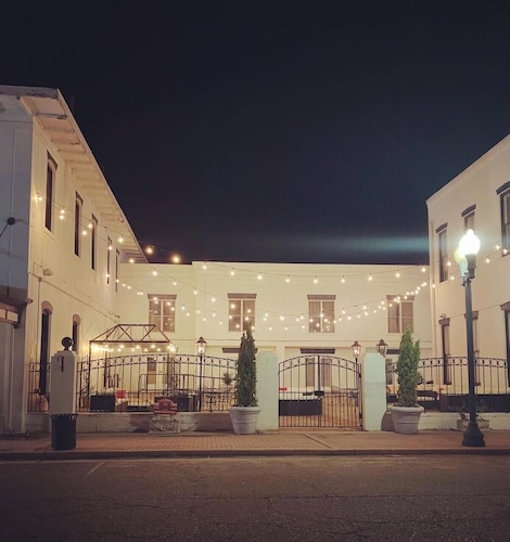 Hotel 27