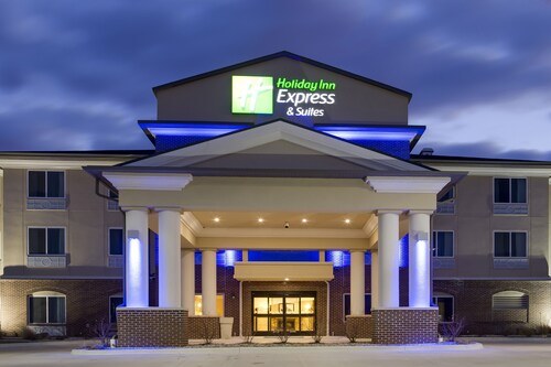 Holiday Inn Express & Suites Nevada, an IHG Hotel