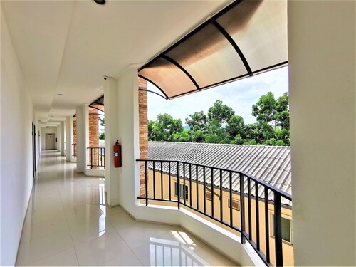Hua Hin Irooms Hotel