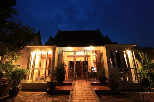 Tharaburi Resort Sukhothai