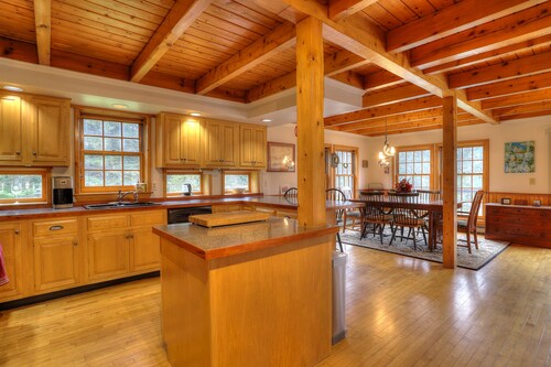 Reef's Rangeley Lodge - great amenities, including hot tub!