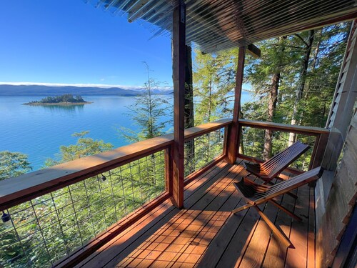 Otter Den Studio—A wild Alaskan getaway surrounded by wildlife and adventure!