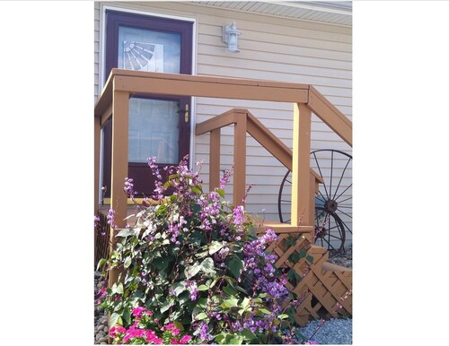 Your Kansas Hide-away! 'The Gatehouse' welcomes you!