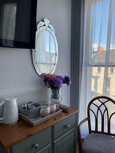 LilyRose Hotel