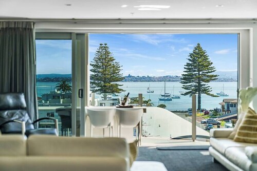 Luxury Mount Apartment With Views