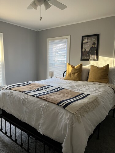 Cute Bungalow--Close to BC! Great for families!