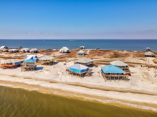Blue Sky Breeze - Gulf Front, Pet Friendly on the beach