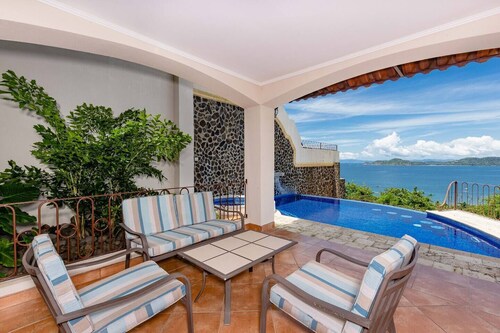 Amazing 3BR Condo | Ocean Views & Private Pool