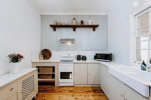 Riddell Cottage A Victorian Hideaway in Town