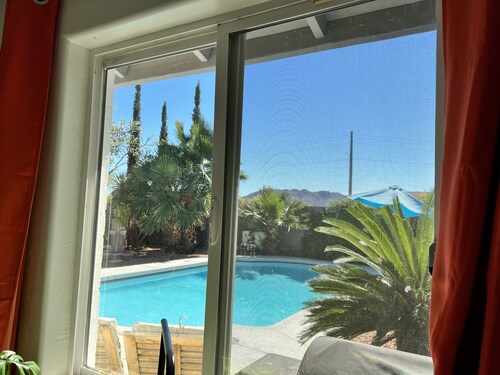 Desert Oasis- Heated Pool & Hot Tub