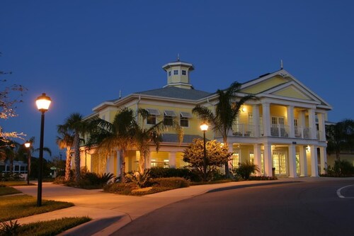 Our Paradise @ Bahama Bay Resort - Spacious Resort Condo Minutes from Disney