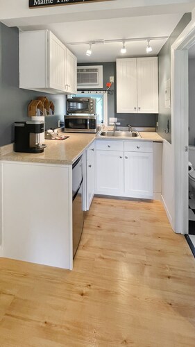 Cozy Condo with Views of Mt Kineo