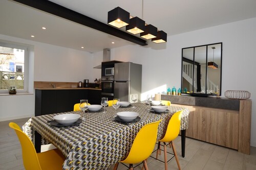 Cottage by the sea near Mont Saint Michel!