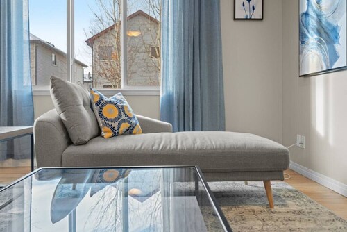 Blue Moon | Playground | Backyard | Pet Friendly