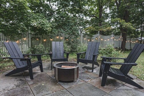 Rhinebeck Perfection - One Level w/ 2 Living Areas