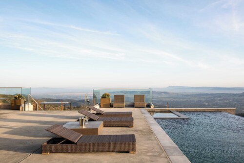 Belleza by Avantstay Hilltop Mansion w/ Pool, Panoramic Views & Ultra Modern Interior