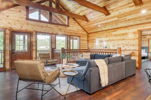 Ridge View by Avantstay15mins From Pigeon Forge w/ Pavilion, Indoor Pool & Hot Tub!