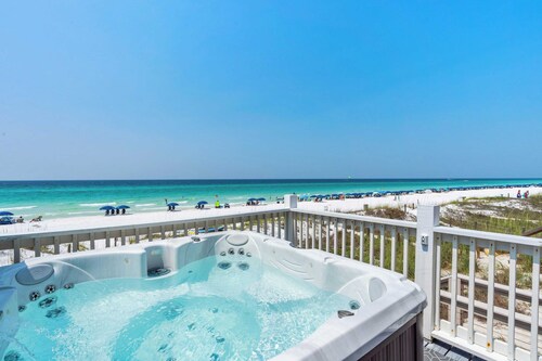 Beachfront Hot Tub Covered Lounge Backyard Beach by Avantstay
