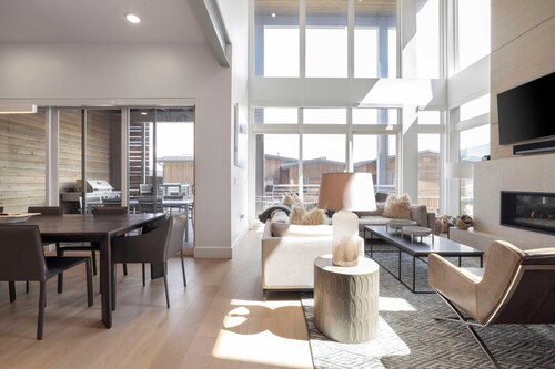 Slopewatch by Avantstay Ski-in/out Luxe Retreat