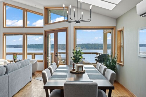 Brownsville Bay Lookout - Spacious 4 Bedroom Home!