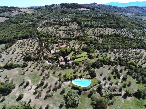 Romantisches Ferienhaus in 300Jahre altem Olivenhain·35m grosser Pool· Traumlage