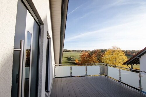 Moderne und helle Ferienwohnung mit Hutewaldblick
