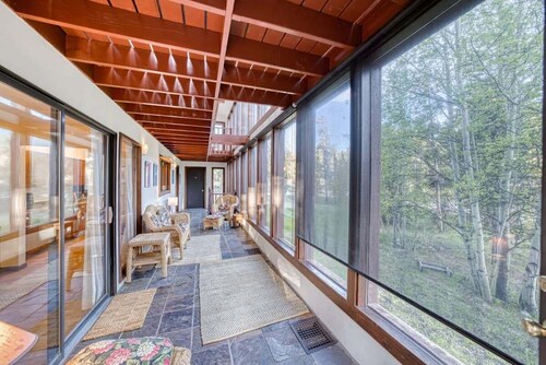 4BR Forest Oasis - Outdoor Grill & Ping Pong Table