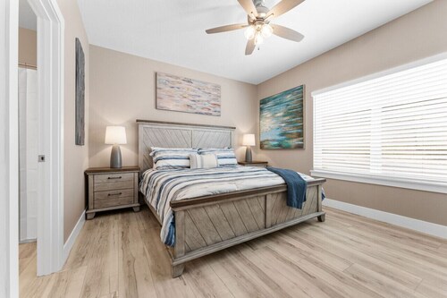 💙 7 BED LAKE HOUSE/GAME RM/GOLDEN TEE/INDOOR & OUTDOOR POOLS/HOT TUB & FIRE PIT