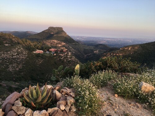 VILLA GLADYS. SIERRA CALDERONA VIEWPOINT