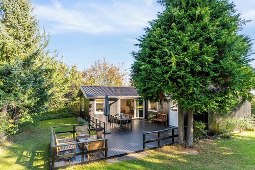 Newly renovated and modern cottage near.