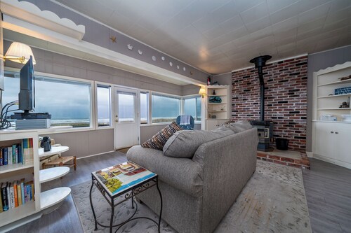 Steps to the Beach, Charming Oceanfront Bungalow with Deck and Ocean Views