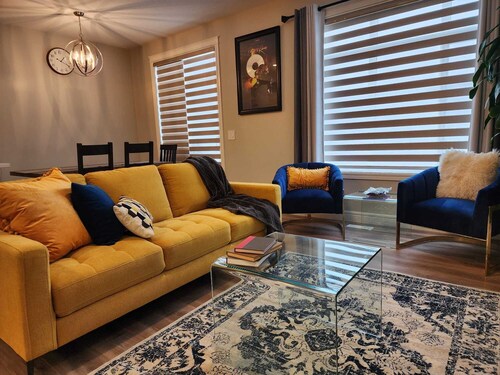 Family friendly home in South Edmonton (Near airport)