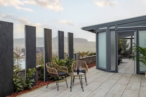 Modern Oasis w/ HotTub, View, Gym