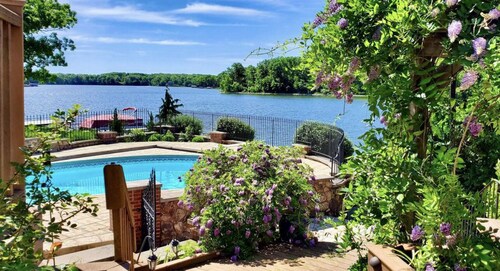 Lakeside Retreat with Swimming Pool!
