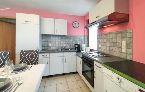 Nice home in Somme-Leuze with WiFi