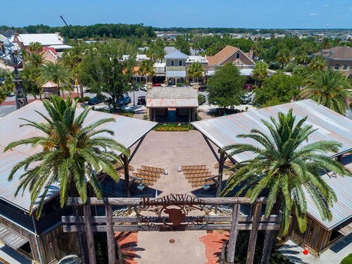 Brand New Designer Home Close to Brownwood! Golf Cart Included!!