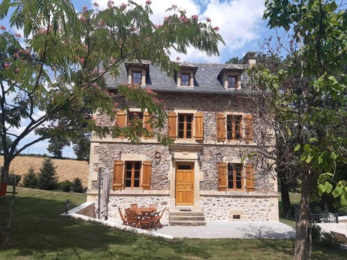 Gîte 8 personnes en pleine nature avec piscine extérieure