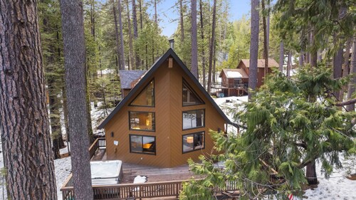 Marilyn Manor-Blue Lk Springs, Hot Tub, Game Rm