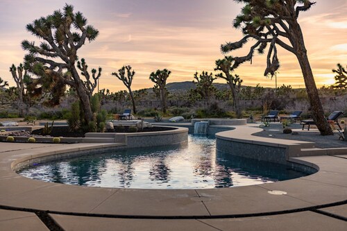 Dragonfly by Fieldtrip | Luxe Oasis w Resort Pool